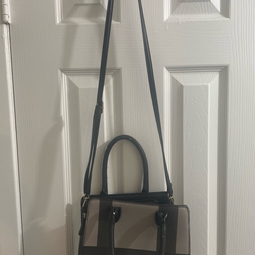 Elegant Black and Gray Handbag